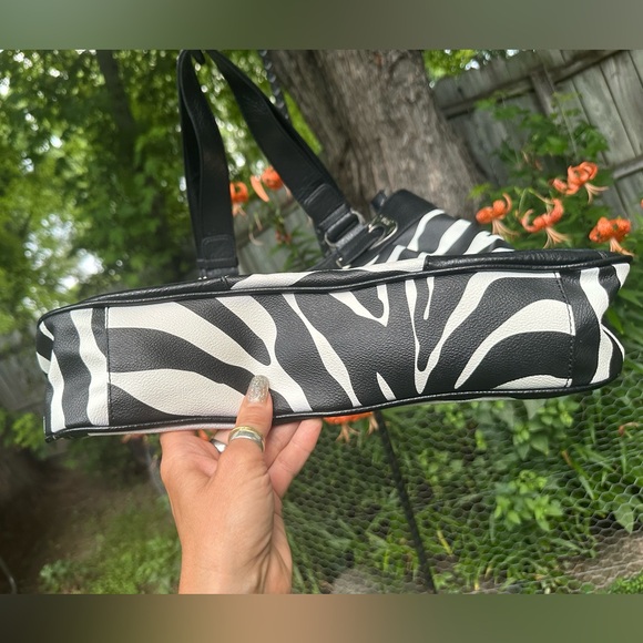 NY&C gorgeous large zebra print tote, Love this bag! - Picture 8 of 11